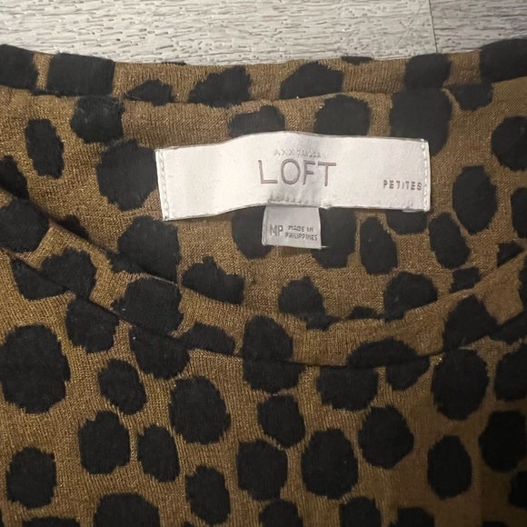 Loft Women’s Brown Black Animal Print Shirt Size Medium Petite - Picture 5 of 9